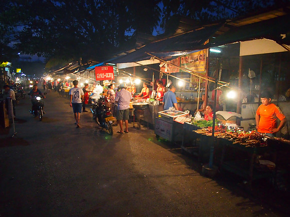 PC069113-ban-anou-night-market