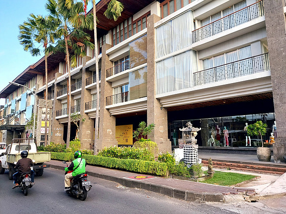 20240508_170221-tstore-bali