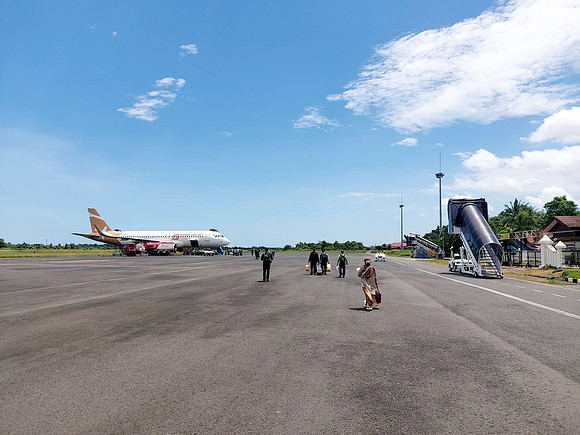 20240426_121410-walk-to-plane