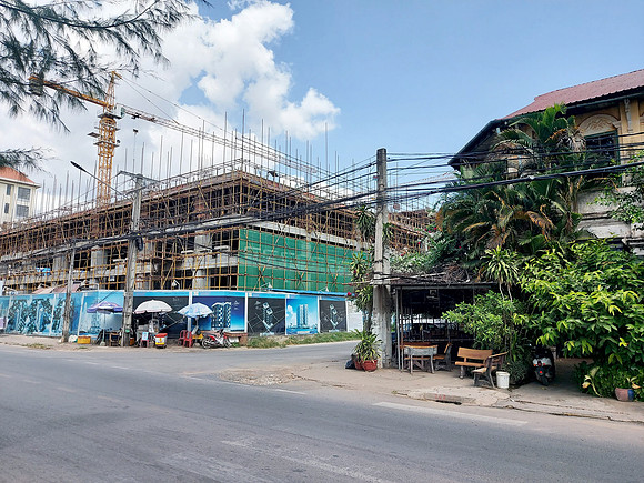 20220113_122143-kampot-building-riverfront