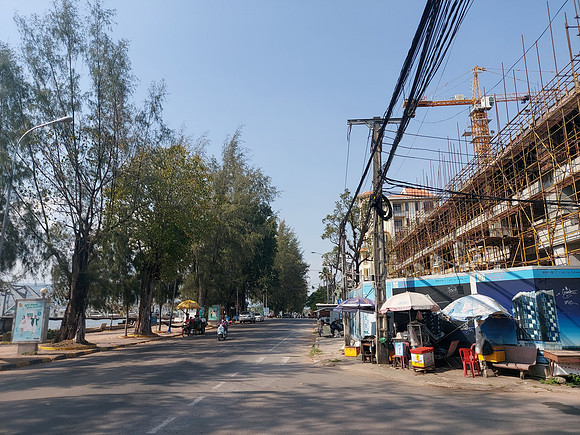 20220116_142220-kampot-building-riverfront