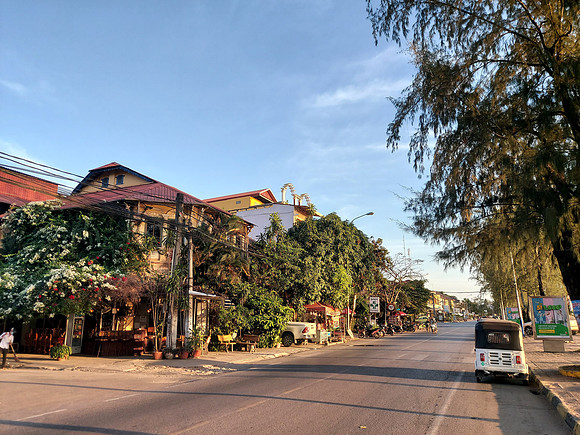 20220114_172421-kampot-riverfront-road