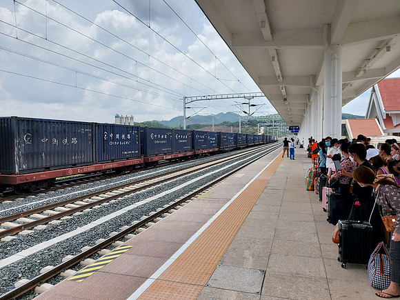 20220528_122453-waiting-at-muang-xai