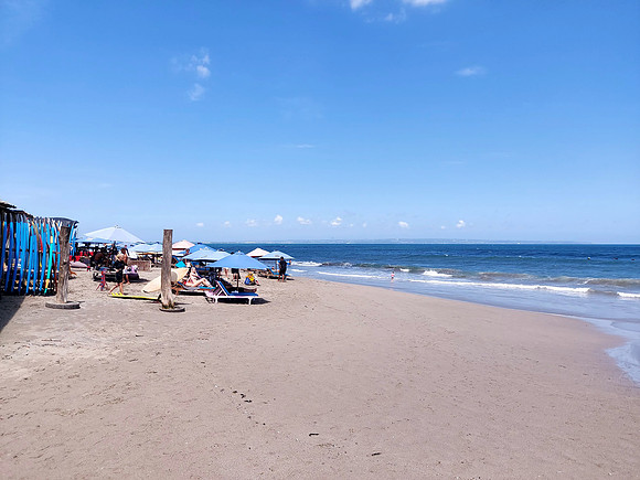 20240509_125649-batu-bolong-beach