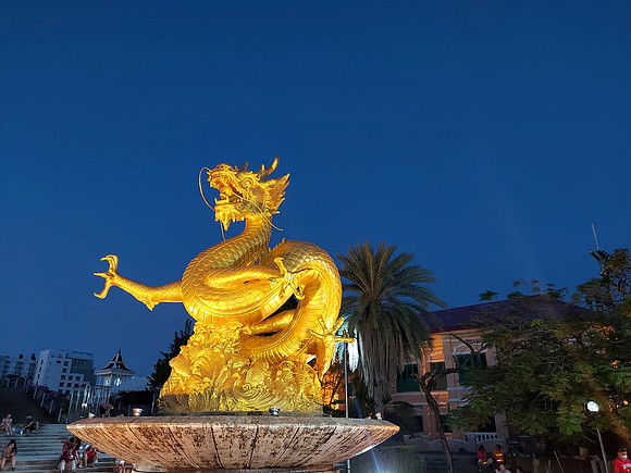 20220123_184627-dragon-monument