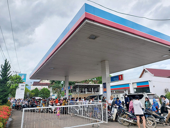 20220521_101853-petrol-queue