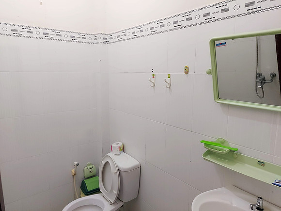 20220417_115501-huyen-tran-bathroom