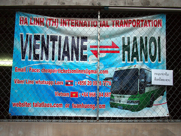 PC089219-vientiane-hanoi-bus