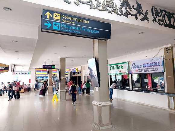 20240426_093810-departures-outside