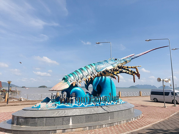 20220205_102042-lobster-monument