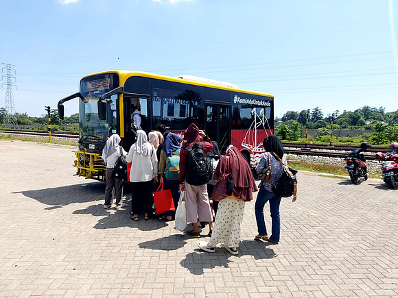20240513_124055-bus-at-mandai
