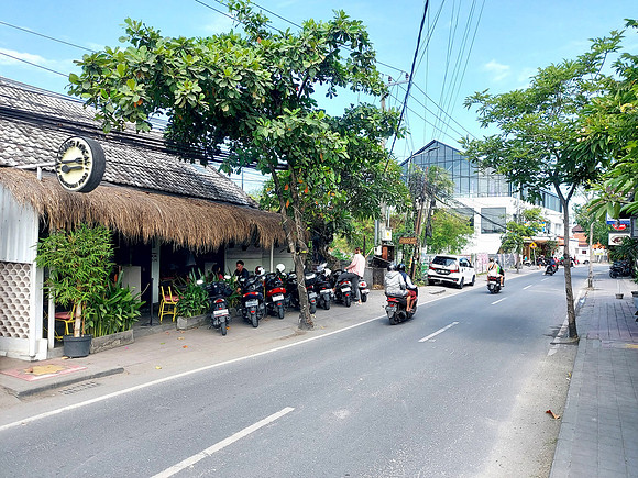 20240509_121730-warung-local