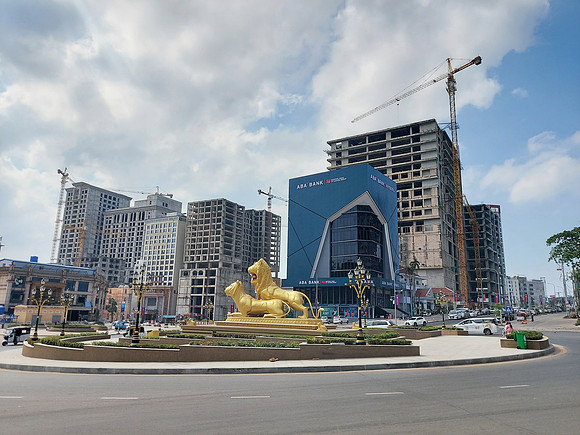 20220107_103155-lions-roundabout