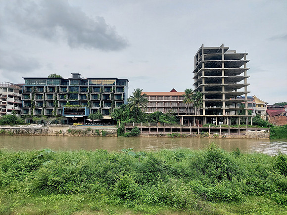 20220530_174148-unfinished-hotel
