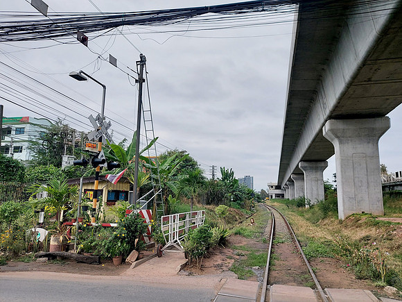 20220221_154055-old-level-crossing