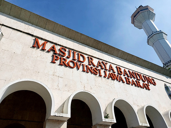 20240428_085331-masjid-raya-bandung