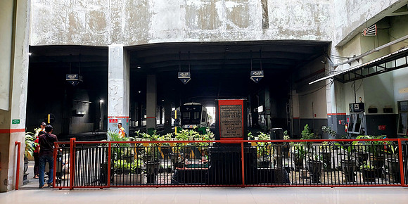 20240502_153903-kota-platform-entrance