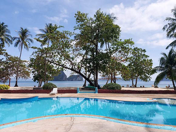 20220207_121451-koh-ngai-resort-pool