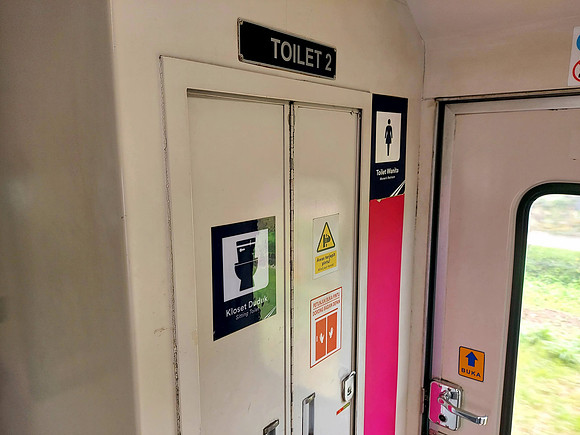 20240429_110346-women-toilet
