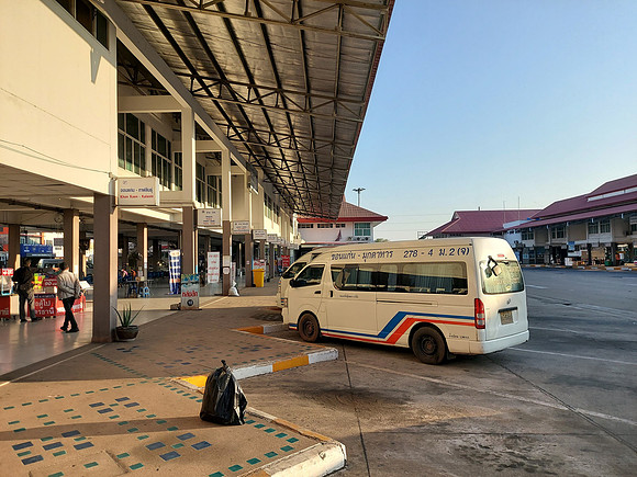 20220224_071922-minivan-bus-station