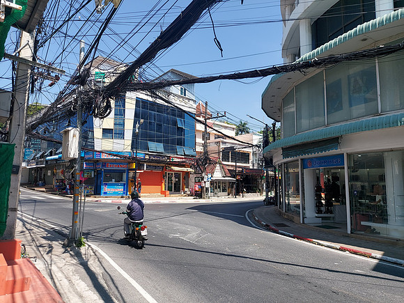 20220127_124808-overhead-wires
