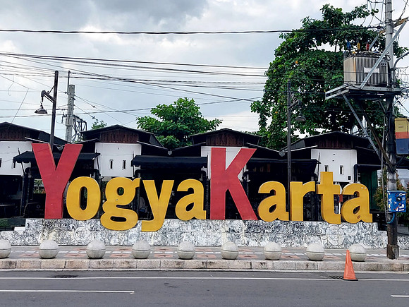20240429_144427-yogya-karta-sign