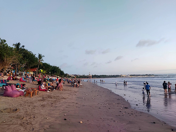 20240506_182328-kuta-sunset-watch