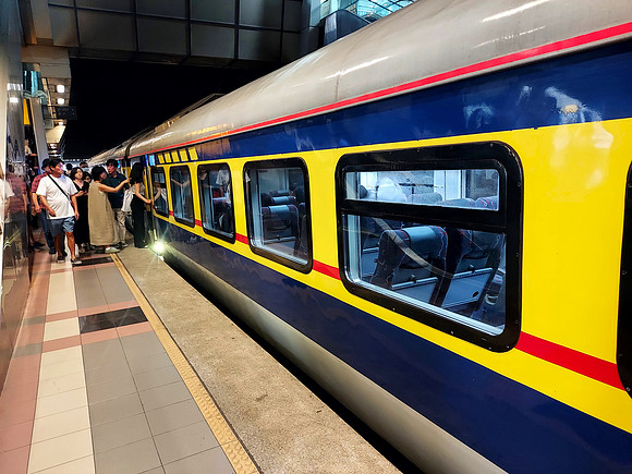 20240416_095425-boarding-shuttle-tebrau