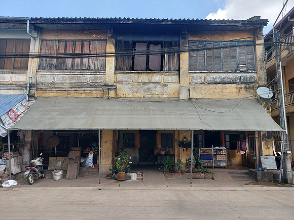 20220113_121659-worn-out-shophouses