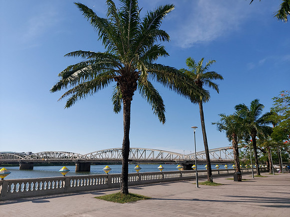 20220623_161401-hue-riverfront