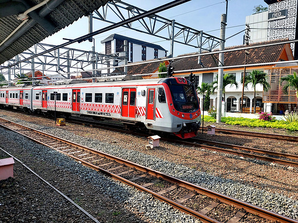 20240501_085105-yogyakarta-commuter